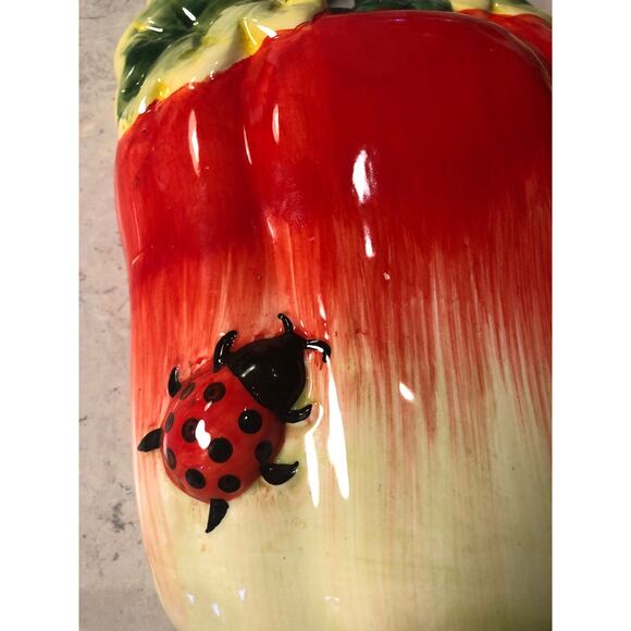 Vtg Pair Lady Bug & Pepper Ceramic Wall Hanging Handpainted - Picture 2 of 4